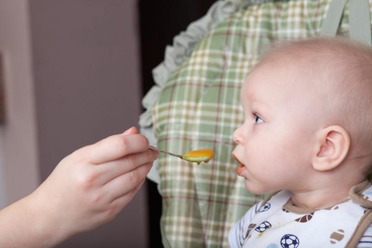 Les clés de la diversification alimentaire dans les repas de bébé