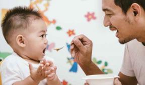 débuter la diversification alimentaire bébé